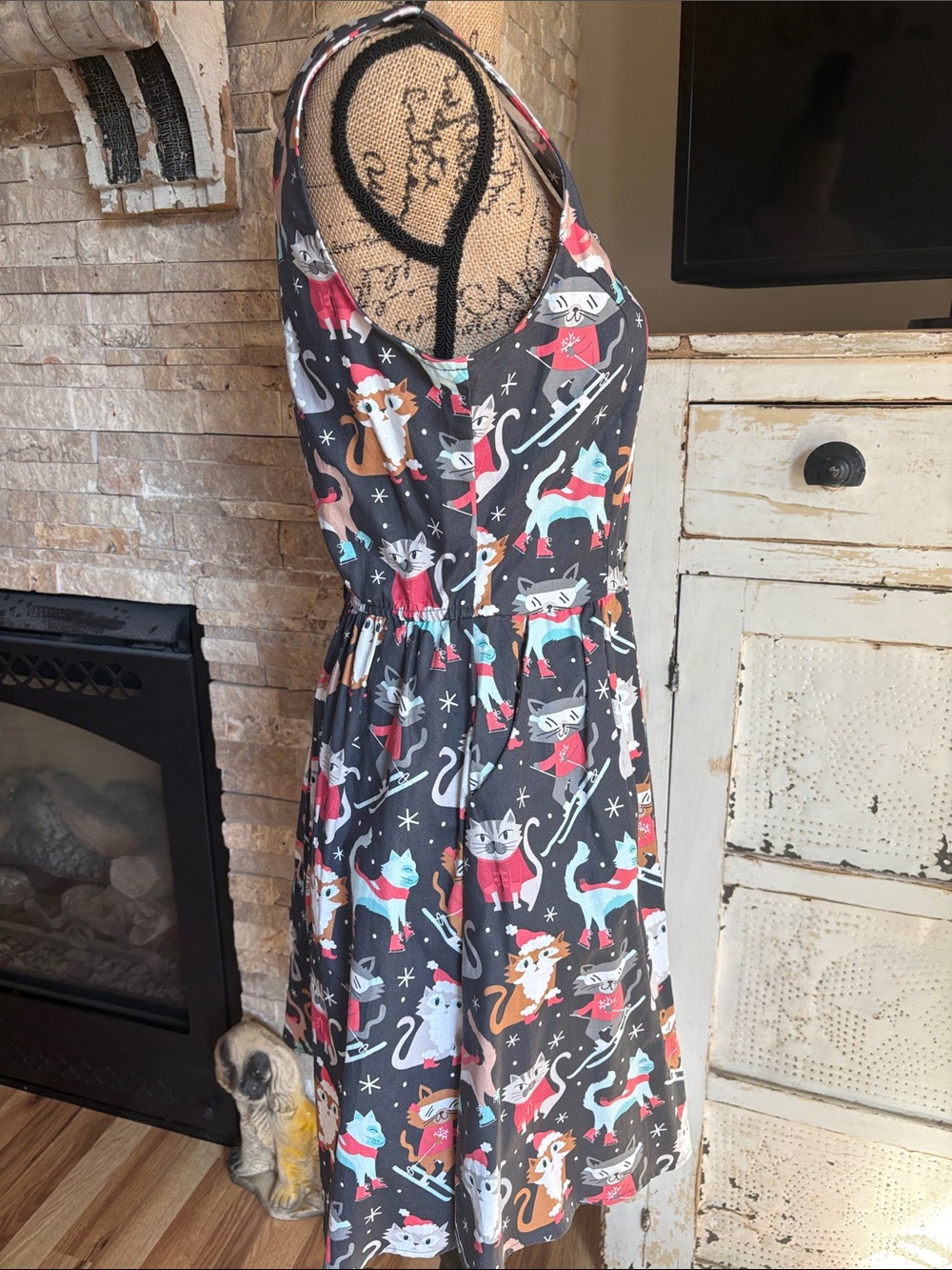Retrolicious fit & flare party cats cotton dress cats skiing and snowboarding - Picture 9 of 16